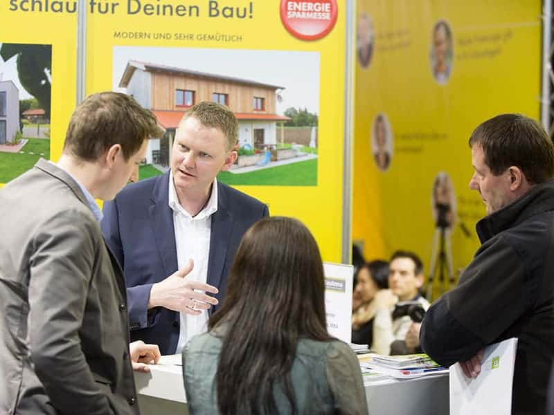 news_baumeister-franz-schatz-beratungsgespraech-hausbauer_800x600