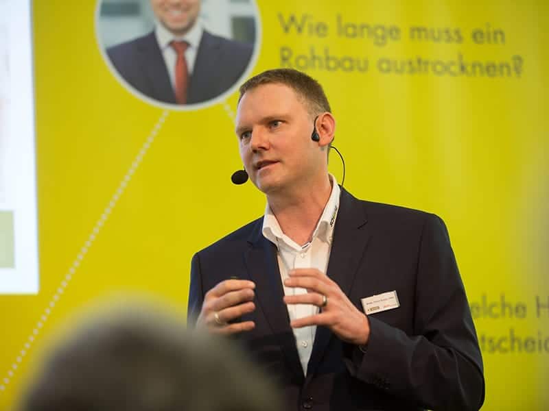 vortrag_mit_baumeister_franz_schatz_von_planngsbuero_schatz